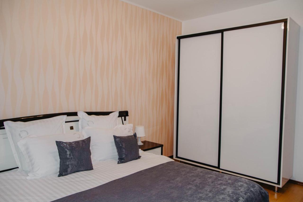 Hugo Mountain Apartment Sinaia Ngoại thất bức ảnh