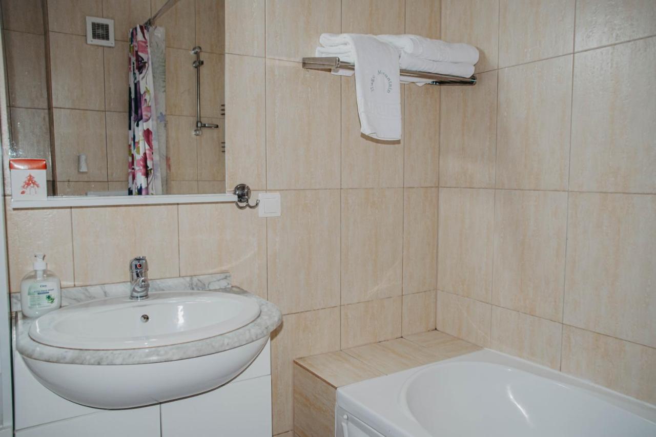 Hugo Mountain Apartment Sinaia Ngoại thất bức ảnh